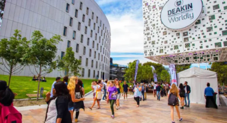 Deakin University Vice-Chancellor’s Academic Excellence Scholarship 2025